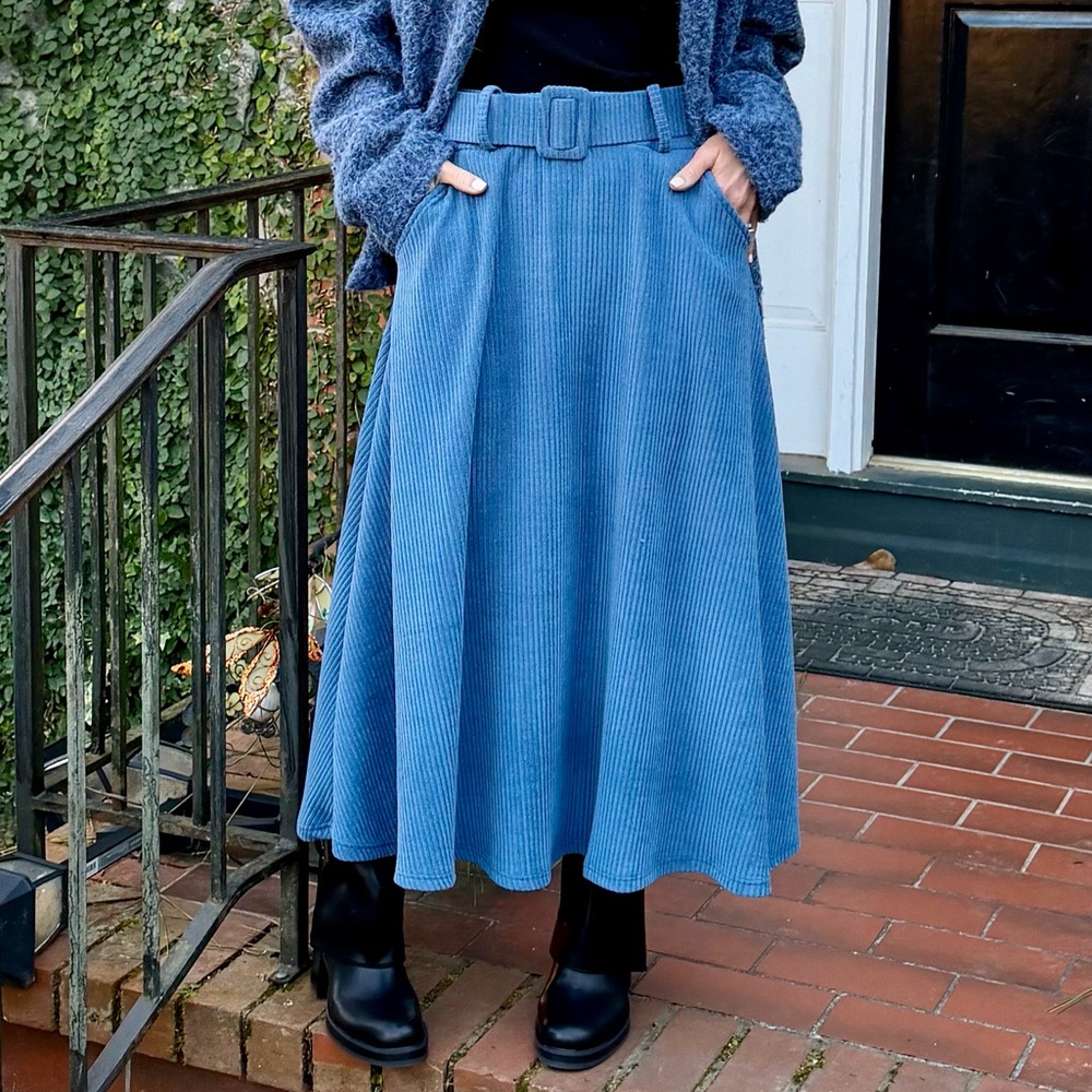 MADE IN ITALY Blue Pleated Women's Skirt - Picture 2 of 5